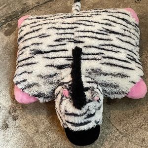 Zebra pillow pet